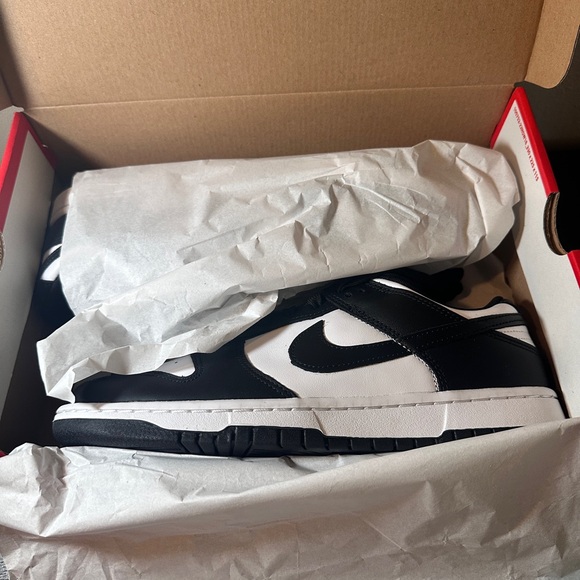 NEW Nike Dunk Low - Picture 2 of 3